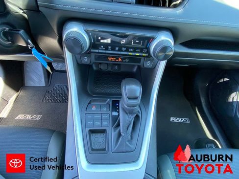 Certified 2022 Toyota RAV4 LE w/ Carpet Mat Package (TMS) AWD/4WD image 41
