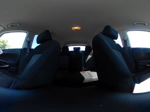 Used 2025 Kia Soul LX w/ LX Technology Package FWD image 42