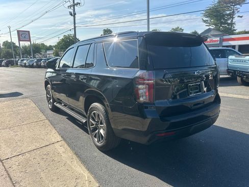 Used 2023 Chevrolet Tahoe Z71 w/ Luxury Package AWD/4WD image 5