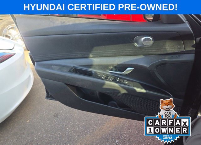 Used 2025 Hyundai Elantra Hybrid FWD image 11