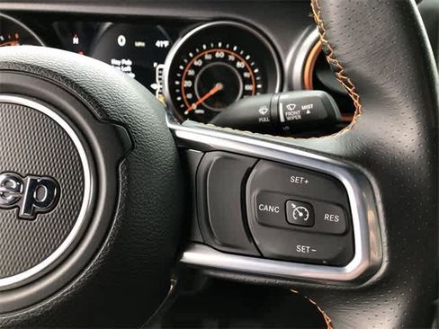 Used 2023 Jeep Gladiator Mojave image 21