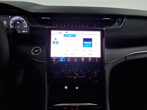 New 2025 Jeep Grand Cherokee L Limited w/ Luxury Tech Group II image 18