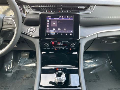 New 2025 Jeep Grand Cherokee L Altitude image 11