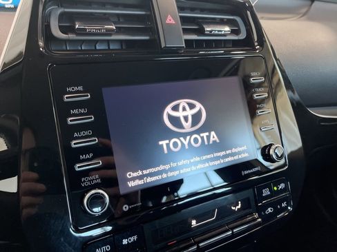 Used 2022 Toyota Prius XLE w/ Advanced Technology Package image 11