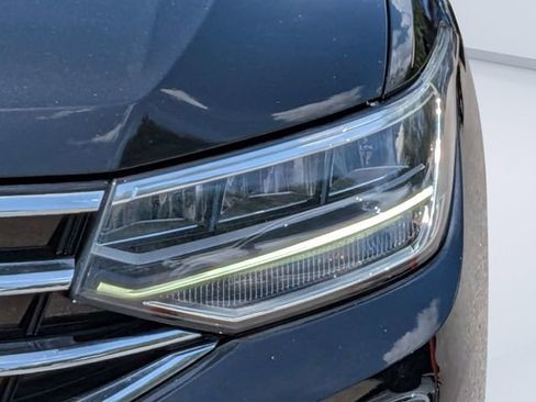 Certified 2022 Volkswagen Tiguan SE AWD/4WD image 7