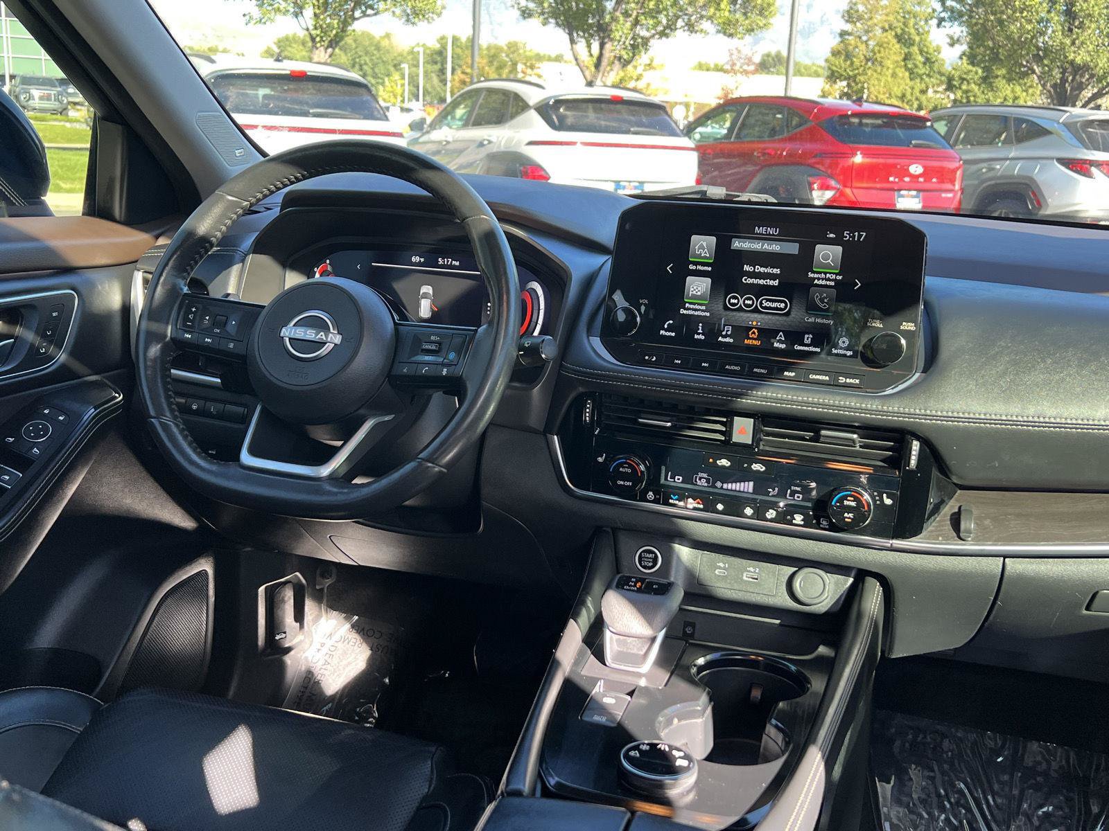 Used 2022 Nissan Rogue Platinum w/ Head-Up Display Package AWD/4WD image 2