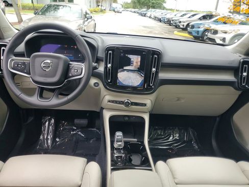 Certified 2024 Volvo XC40 B5 Plus w/ Climate Package AWD/4WD image 14