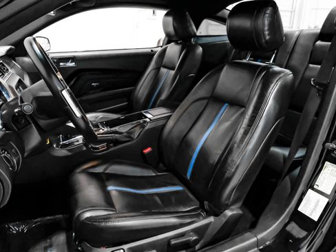 Used 2013 Ford Mustang GT Premium w/ Electronics Pkg RWD image 38