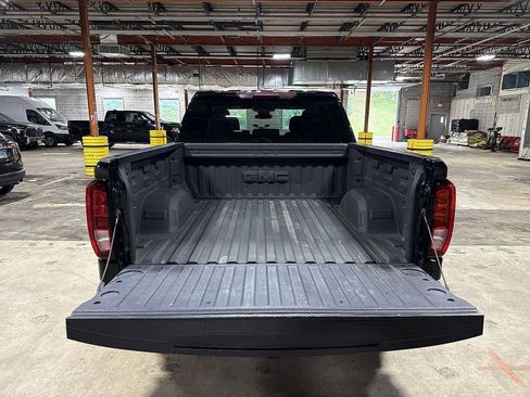 Used 2023 GMC Sierra 1500 Elevation w/ X31 Off-Road Package AWD/4WD image 11
