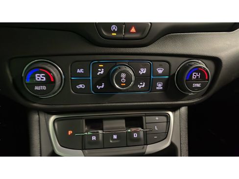 Used 2024 GMC Terrain SLE w/ Driver Convenience Package AWD/4WD image 14