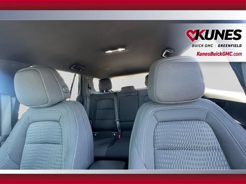 Used 2025 Chevrolet Equinox LT FWD image 15