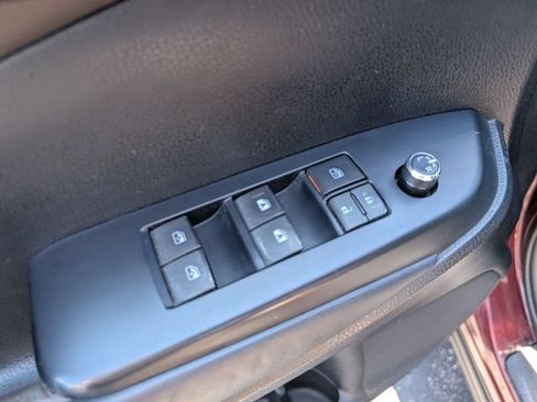 Used 2015 Toyota Highlander Plus AWD/4WD image 15