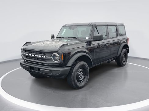 New 2025 Ford Bronco Base image 2