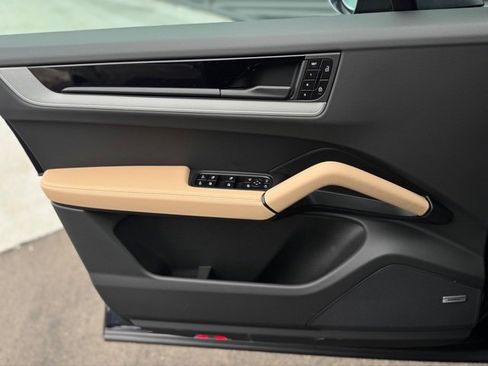 New 2026 Porsche Cayenne image 13