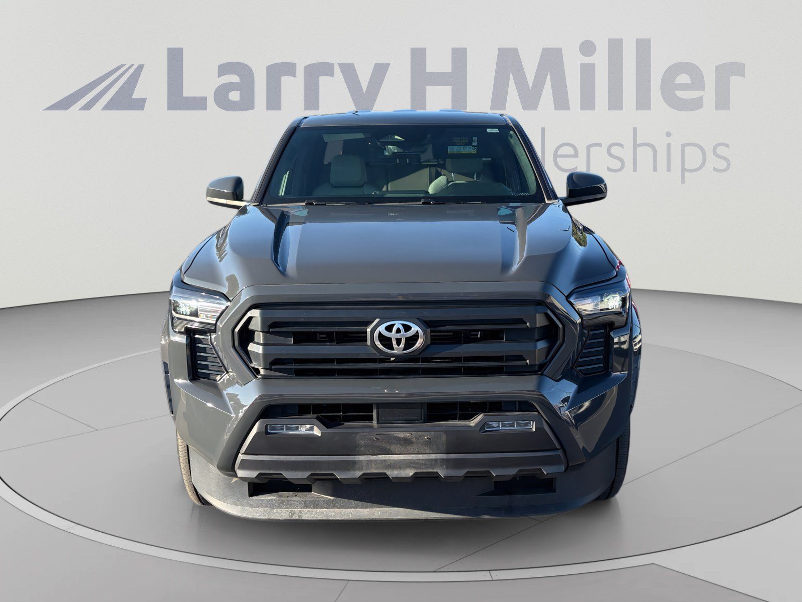 Used 2025 Toyota Tacoma SR5 AWD/4WD image 8