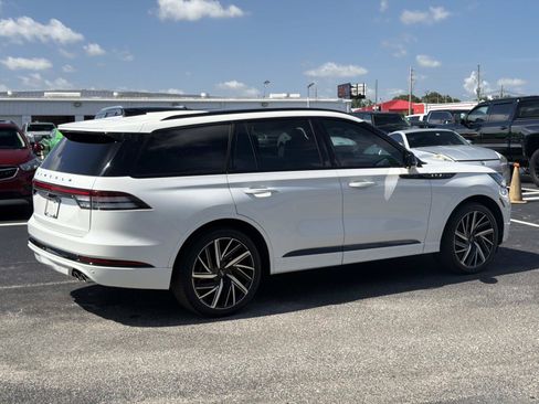 Used 2025 Lincoln Aviator Black Label w/ Jet Appearance Package AWD/4WD image 3