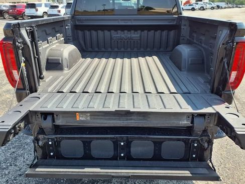 Used 2025 GMC Sierra 1500 Denali w/ Denali Reserve Package AWD/4WD image 39