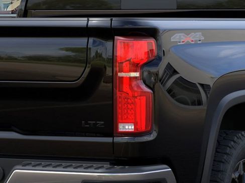 New 2026 Chevrolet Silverado 2500 LTZ w/ LTZ Premium Package AWD/4WD image 11