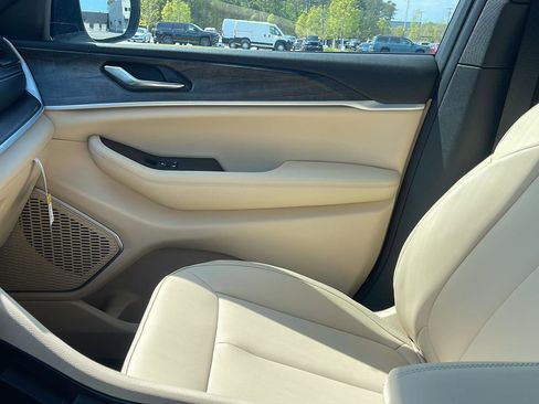 New 2026 Jeep Grand Cherokee L Limited AWD/4WD image 22