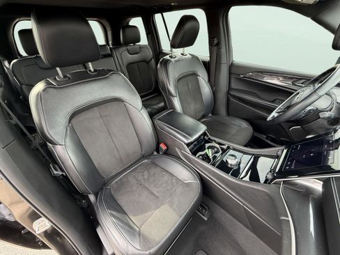 Used 2022 Jeep Grand Cherokee Altitude image 14