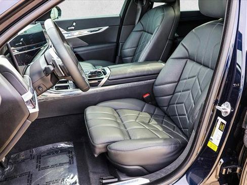 Used 2023 BMW 740i RWD image 12