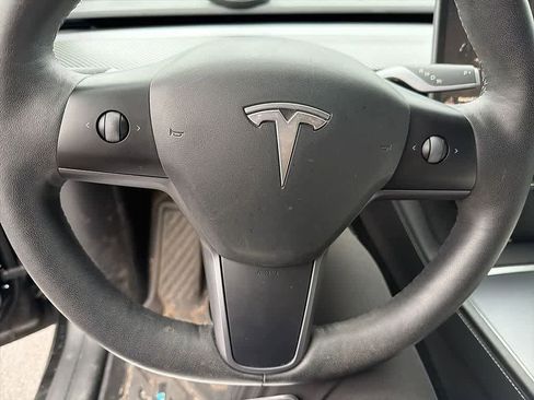 Used 2023 Tesla Model Y Long Range image 27