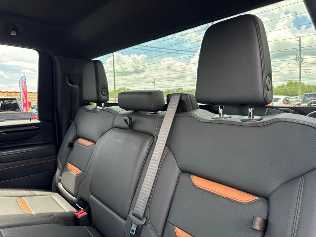 Used 2025 GMC Sierra 2500 AT4 AWD/4WD image 25