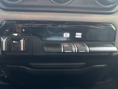 Used 2021 RAM 2500 Big Horn image 29