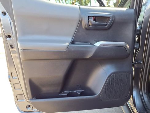 Used 2022 Toyota Tacoma SR5 RWD image 22