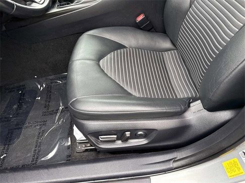 Used 2023 Toyota Camry SE image 15
