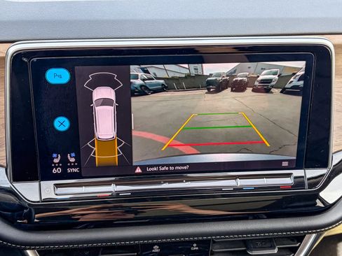 Used 2024 Volkswagen Atlas SE image 23