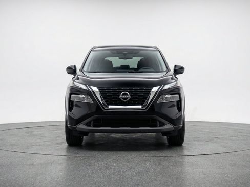 Used 2025 Nissan Rogue SV FWD image 2