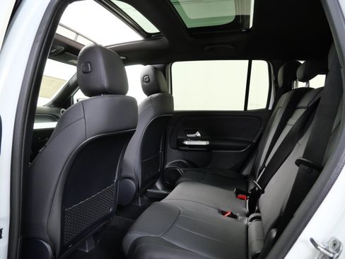Used 2026 Mercedes-Benz GLB 250 4MATIC image 9