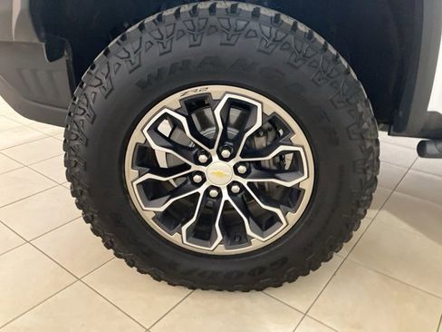 Used 2019 Chevrolet Colorado ZR2 image 28