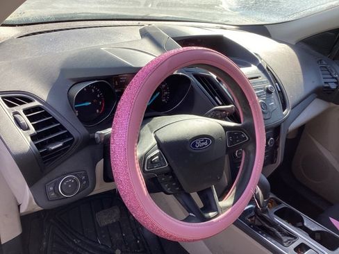 Used 2018 Ford Escape SE image 11