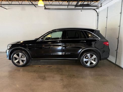 Used 2019 Mercedes-Benz GLC 300 4MATIC image 2