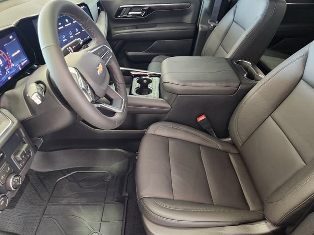 New 2026 Chevrolet Suburban LT w/ Comfort Package AWD/4WD image 11