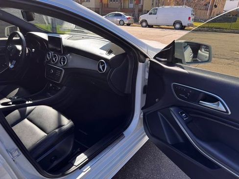 Used 2015 Mercedes-Benz CLA 250 4MATIC image 32