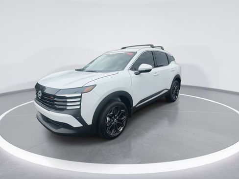 New 2025 Nissan Kicks SR image 4