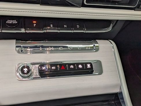 Used 2025 Lincoln Aviator Reserve w/ Equipment Group 201A AWD/4WD image 32