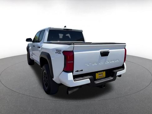 Used 2025 Toyota Tacoma TRD Off-Road AWD/4WD image 11