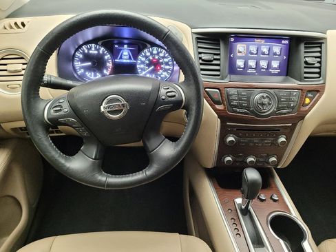 Used 2020 Nissan Pathfinder Platinum FWD image 22