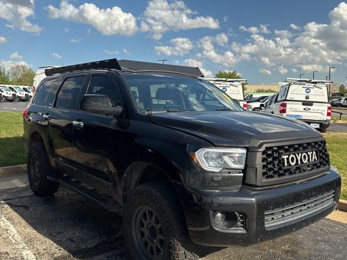 Used 2014 Toyota Sequoia Limited image 2