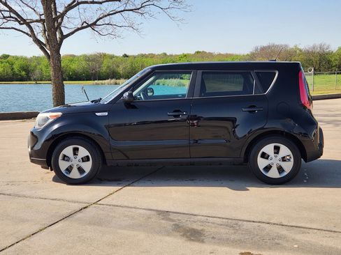 Used 2016 Kia Soul FWD image 3