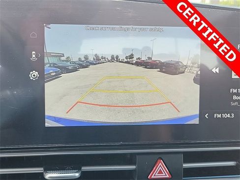 Used 2024 Hyundai Elantra SEL image 9