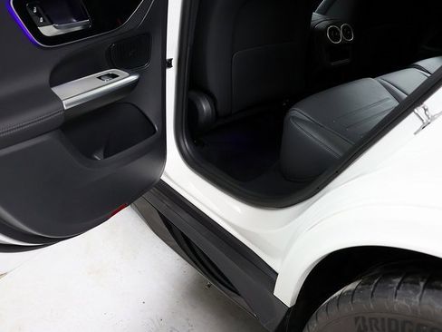 Certified 2025 Mercedes-Benz GLC 43 AMG 4MATIC image 26