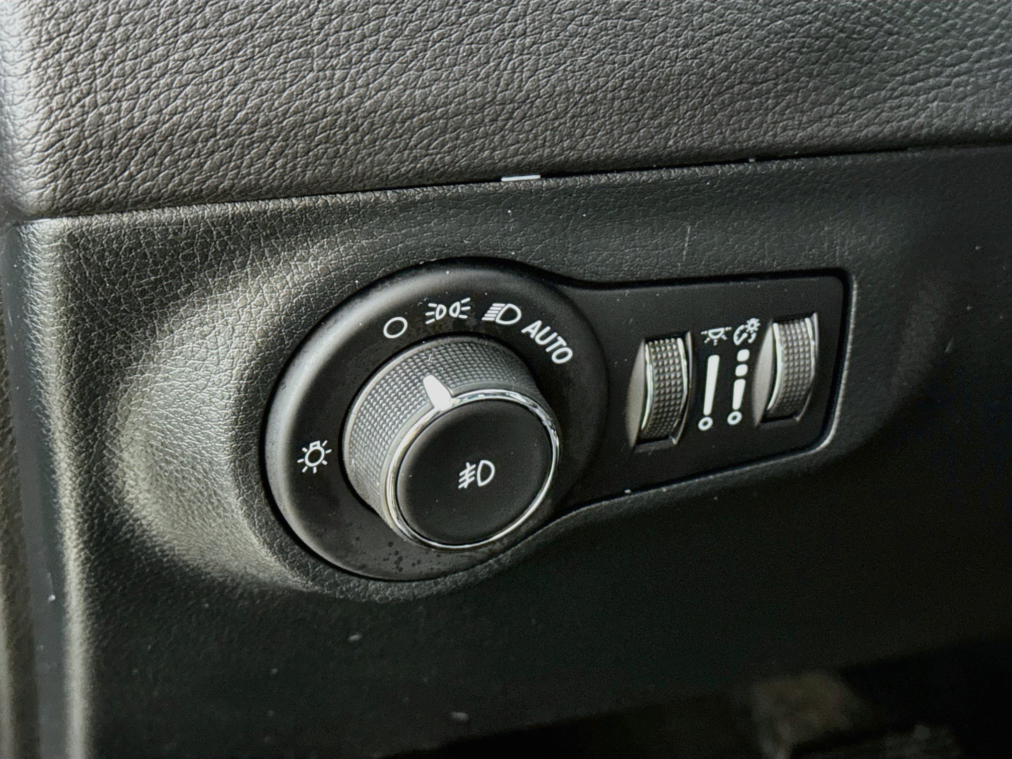 Used 2021 Jeep Compass Latitude AWD/4WD image 12