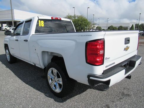 Used 2018 Chevrolet Silverado 1500 Custom w/ Trailering Package RWD image 5