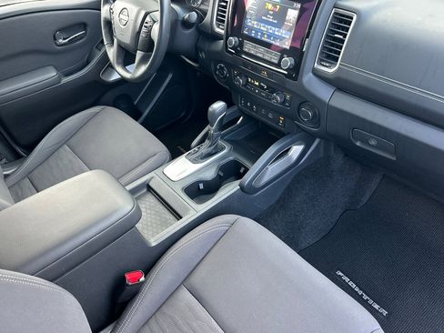 Used 2022 Nissan Frontier SV image 19