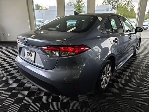 Used 2024 Toyota Corolla LE image 3